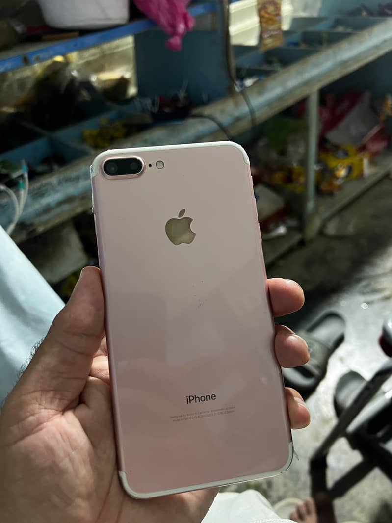 Apple iPhone 7 Plus 1