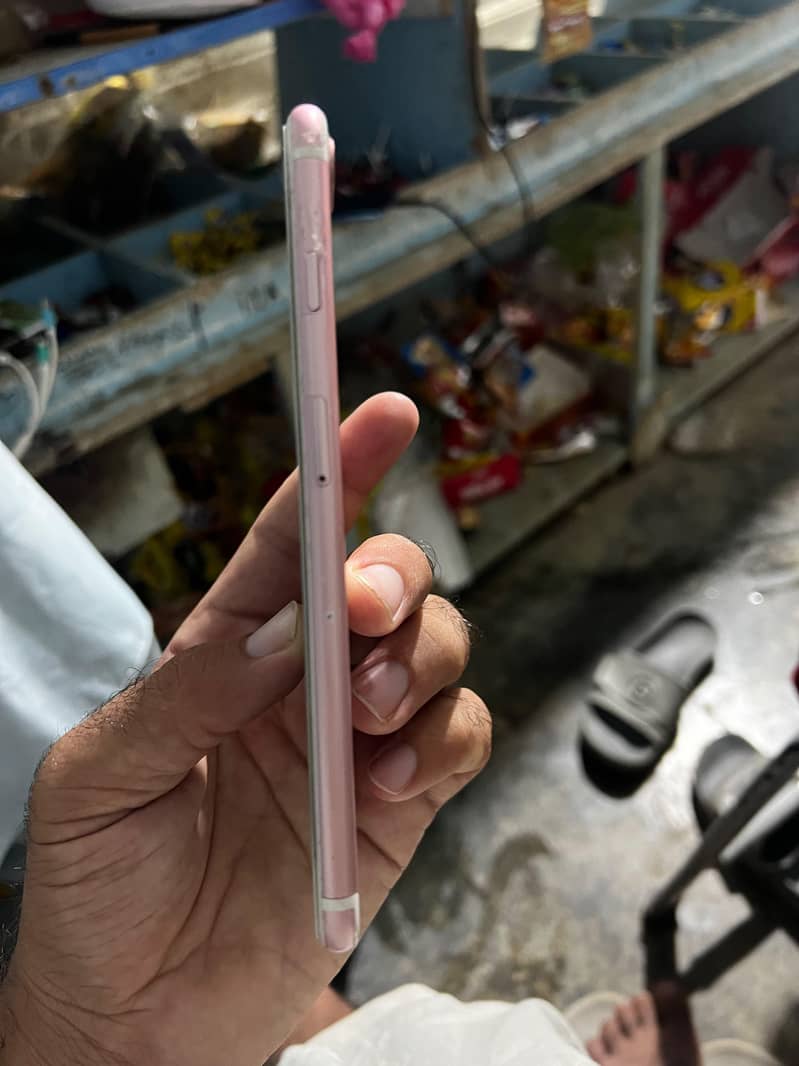Apple iPhone 7 Plus 2