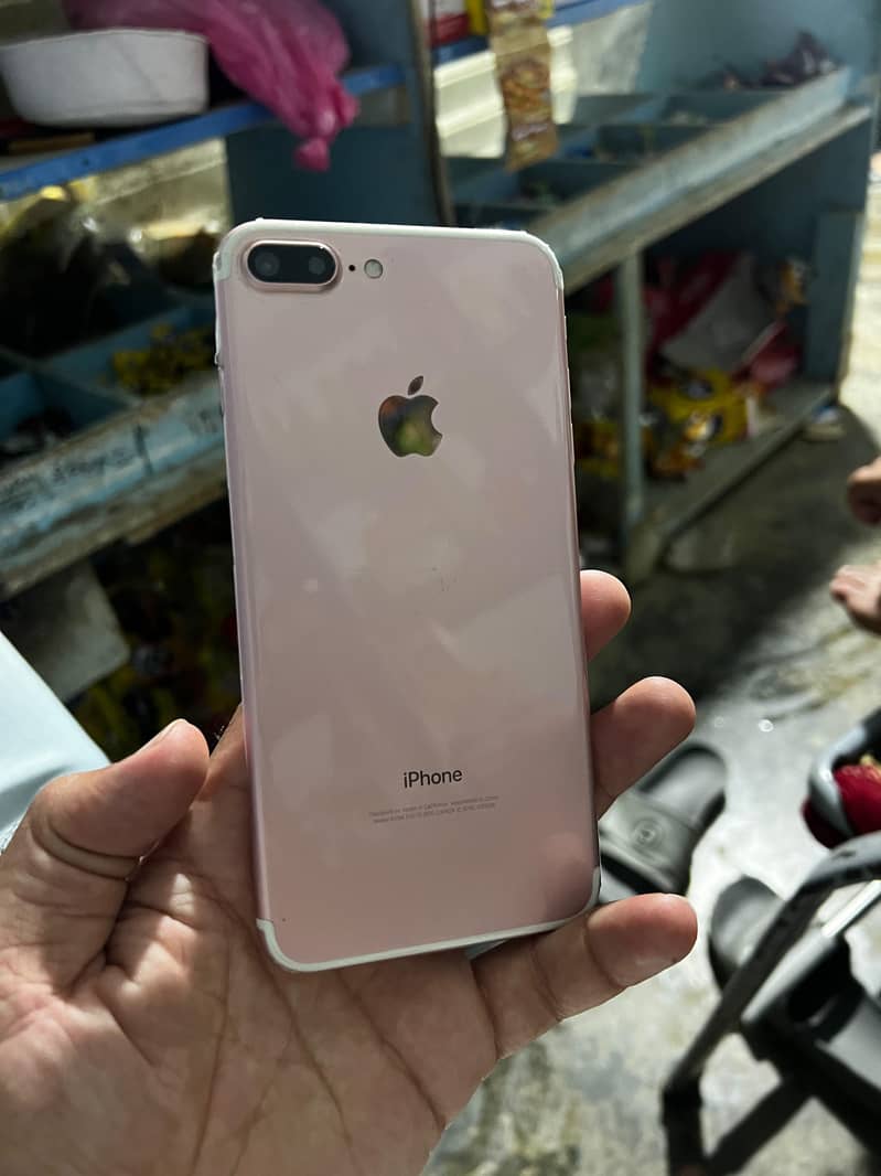 Apple iPhone 7 Plus 5
