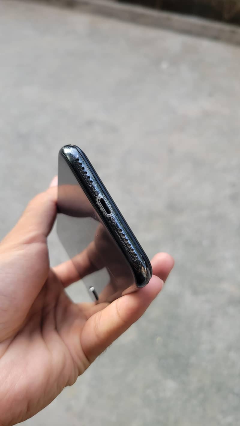 Apple iPhone X 6