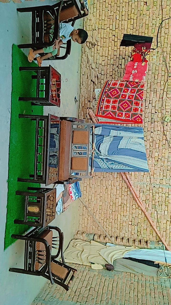 3 PCs sofa sat 1