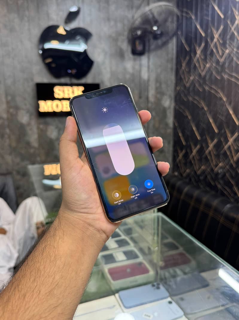 iPhone 11 Pro Max 2