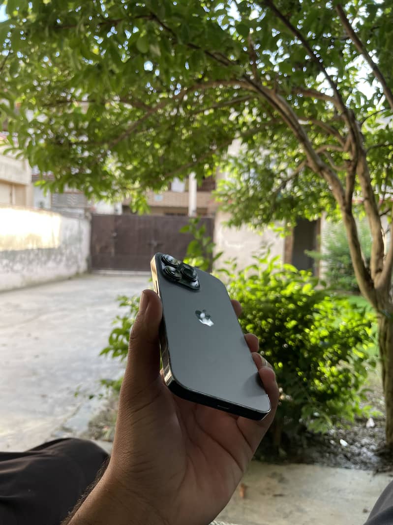 Apple iPhone 13 Pro 3