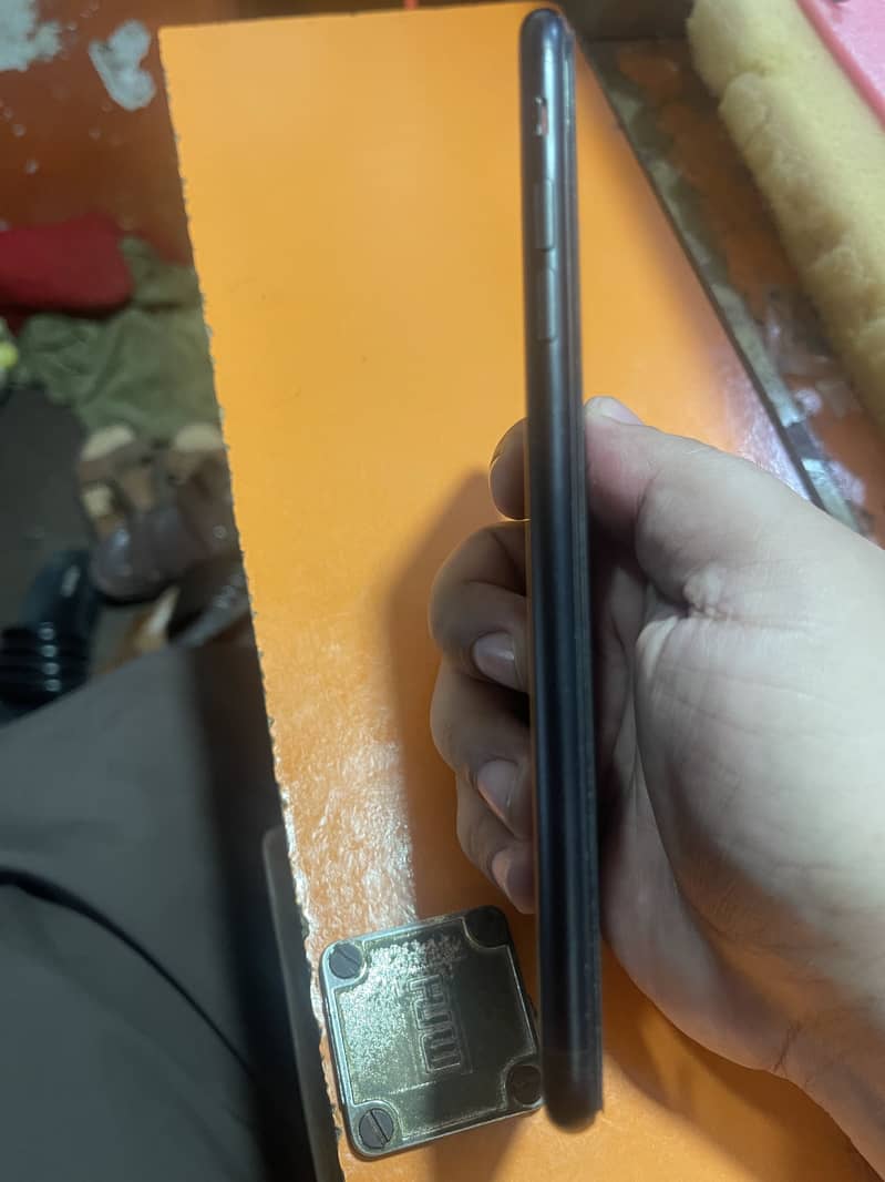 Apple iPhone 7 Plus 3