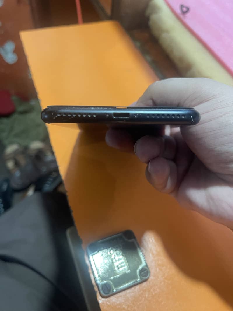 Apple iPhone 7 Plus 5
