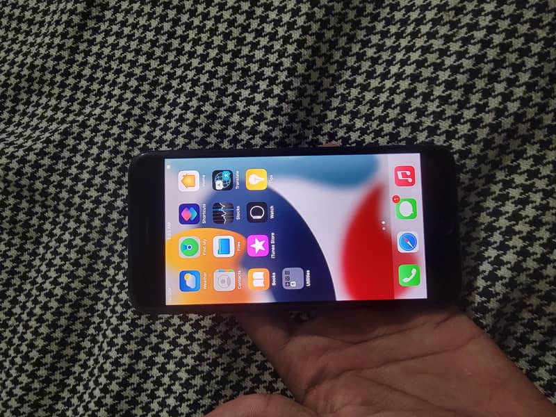 Apple iPhone 7 Plus 1