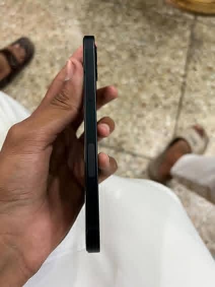 Apple iPhone 12 3