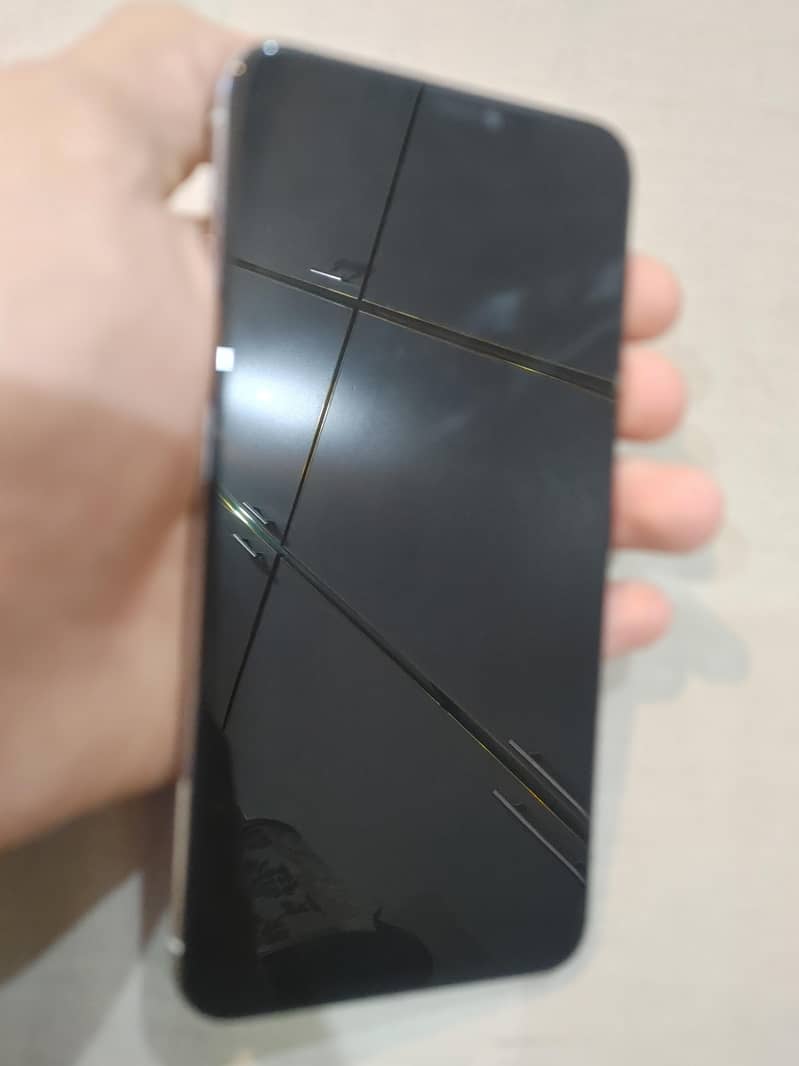 iPhone 11 Pro Max 3