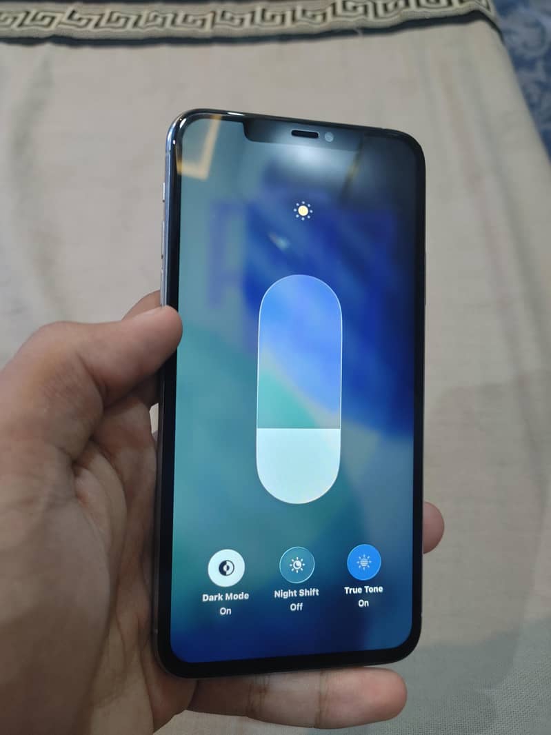 iPhone 11 Pro Max 4