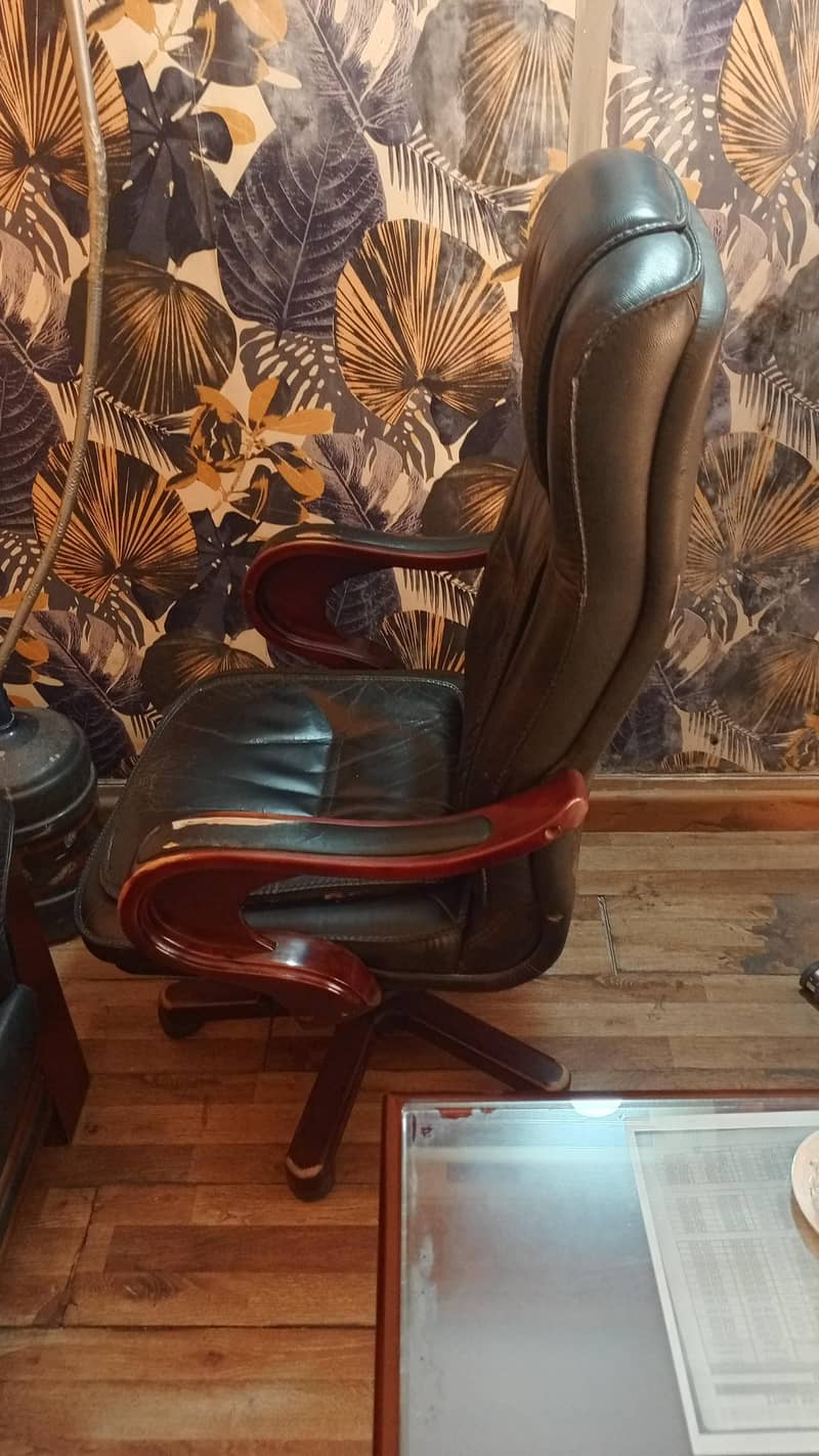 executive chair 0