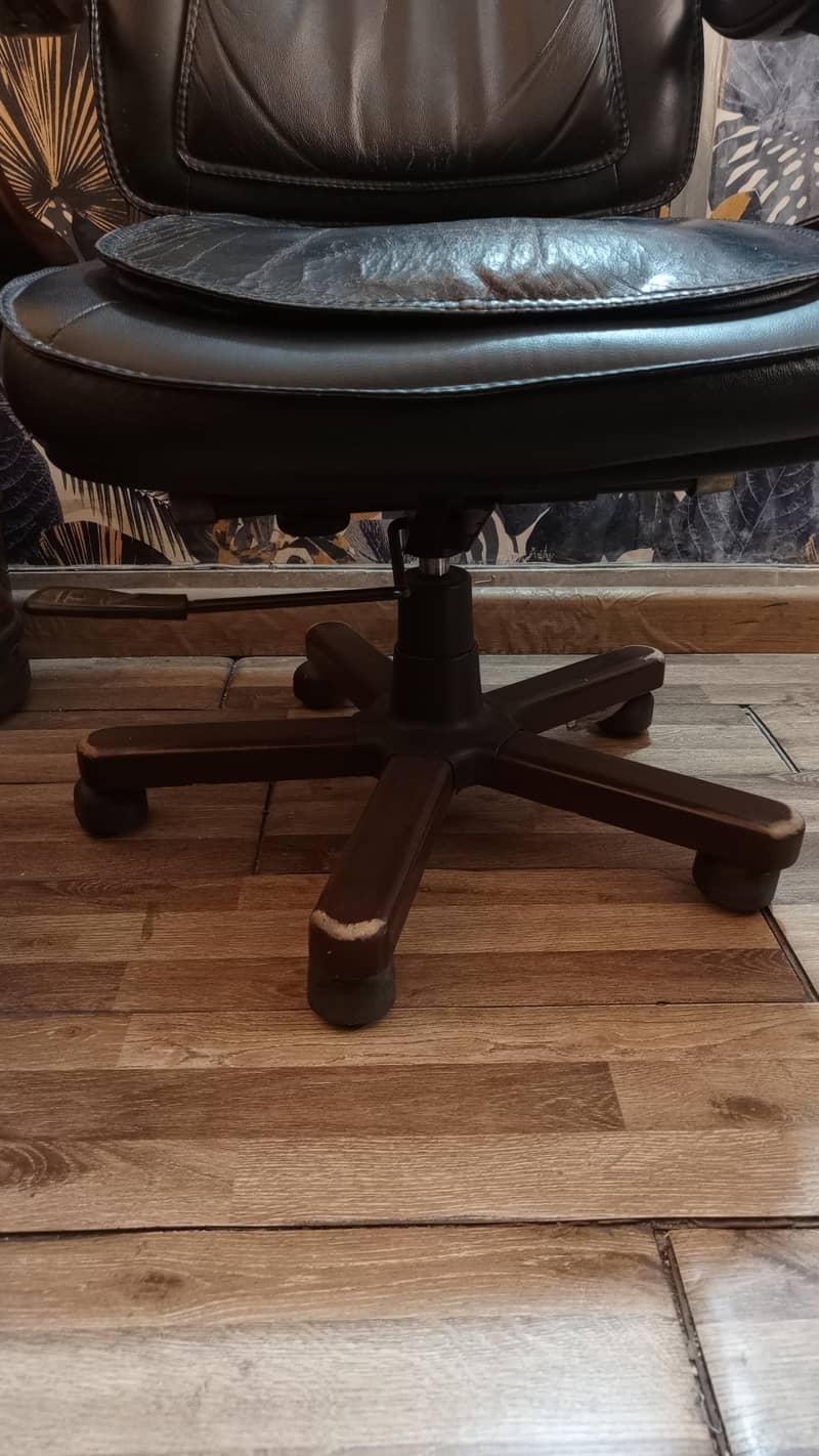 executive chair 1