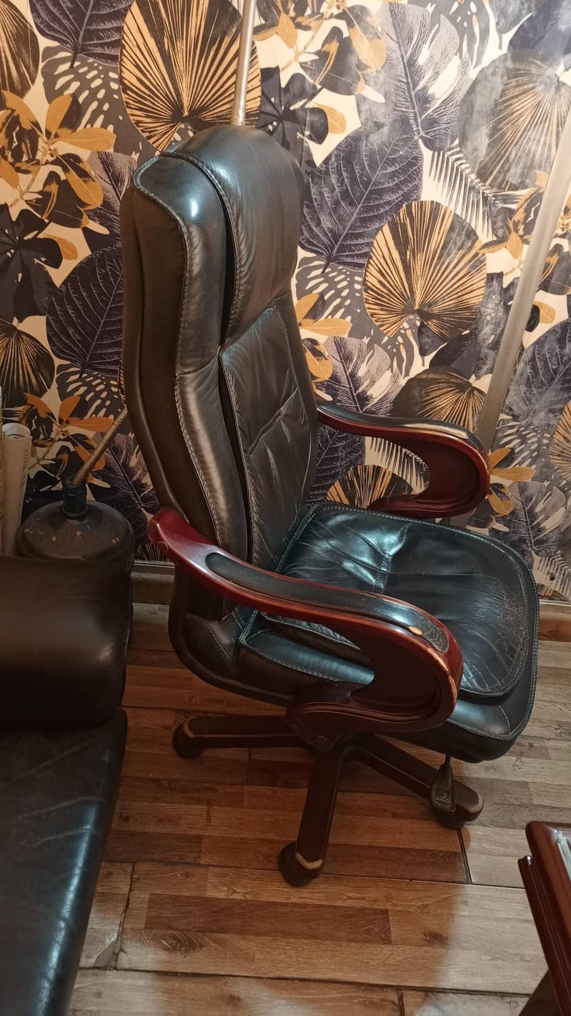 executive chair 2