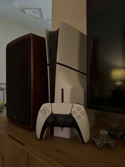 PS5 Disc Edition | Brand New 10/10 | 9 Games Installed