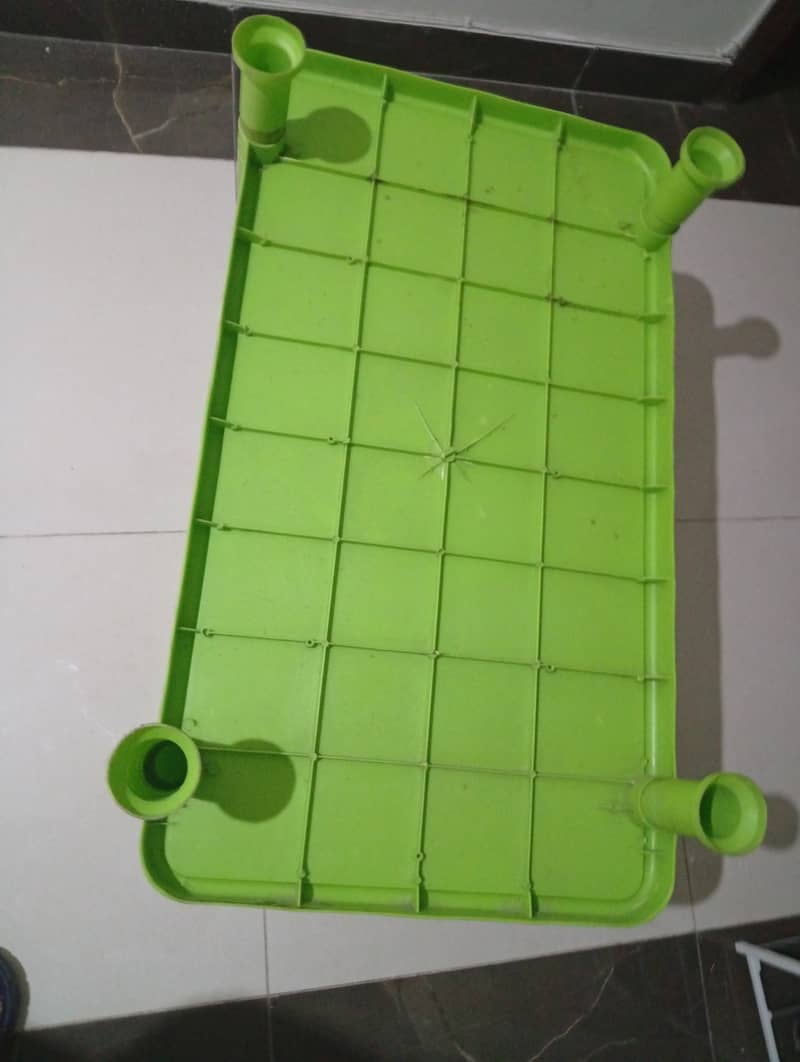 Plastic table 4