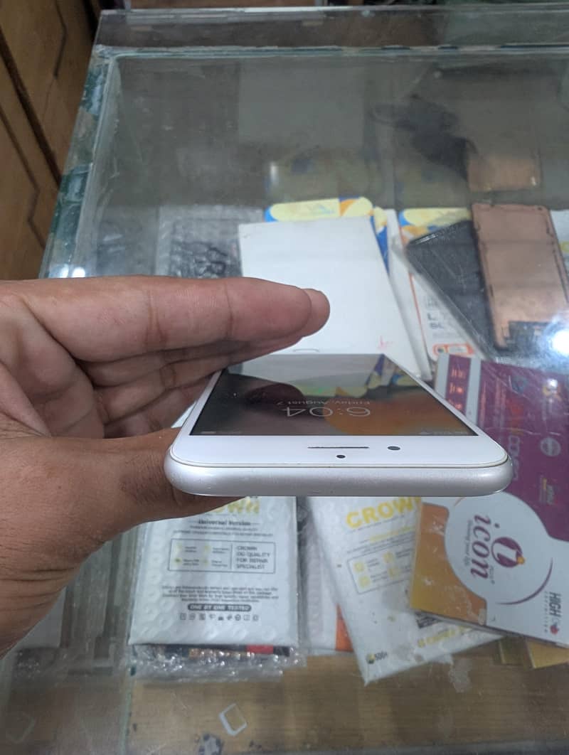 Apple iPhone 7 1