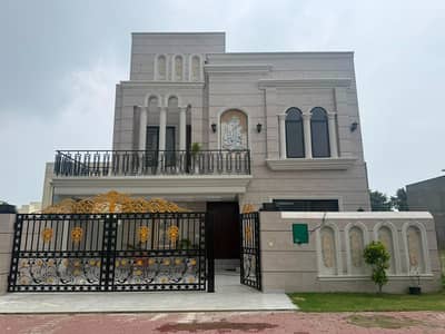 10 Marla Used House For Sale In Bahria Town Sector C Lahore | 5 Bed | Only 2 Years Old | 3.80 Crore