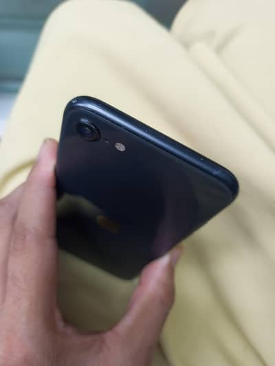 Apple iPhone SE