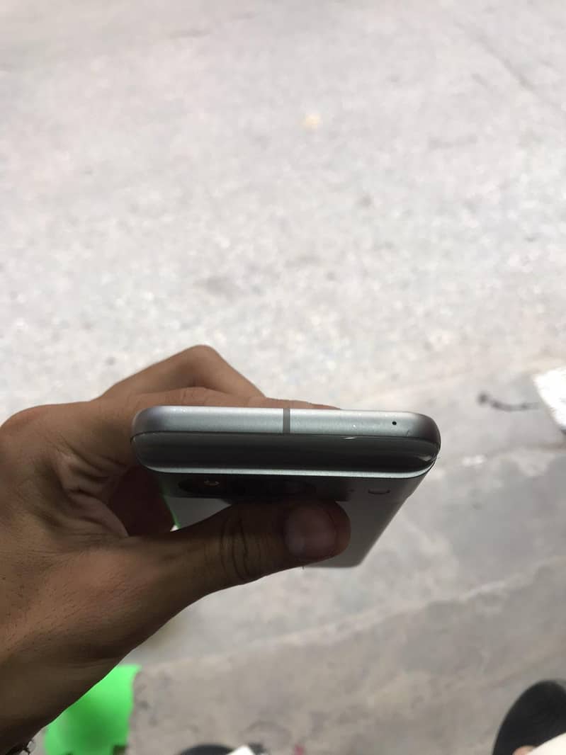 Google Pixel 8 3
