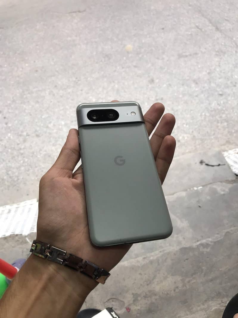 Google Pixel 8 5