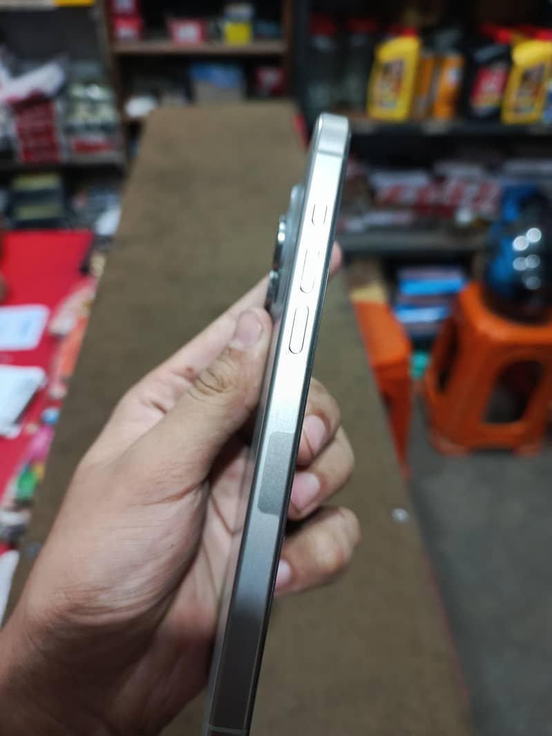 Apple iPhone 15 Pro Max 1