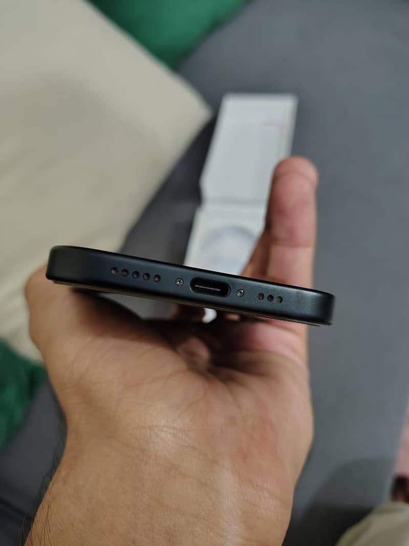 Apple iPhone 15 3
