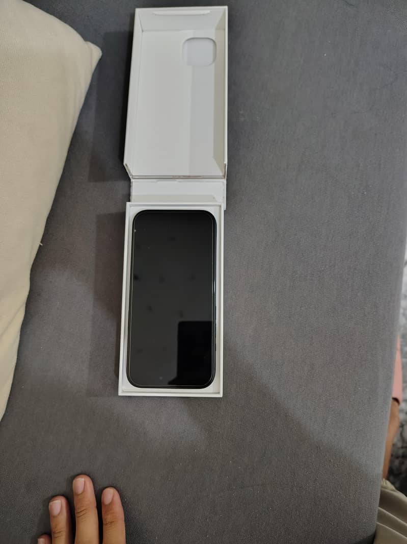 Apple iPhone 15 4