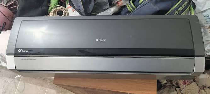 Gree Split Inventor AC In 10/10 Condition