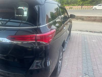 Toyota Fortuner V 2019