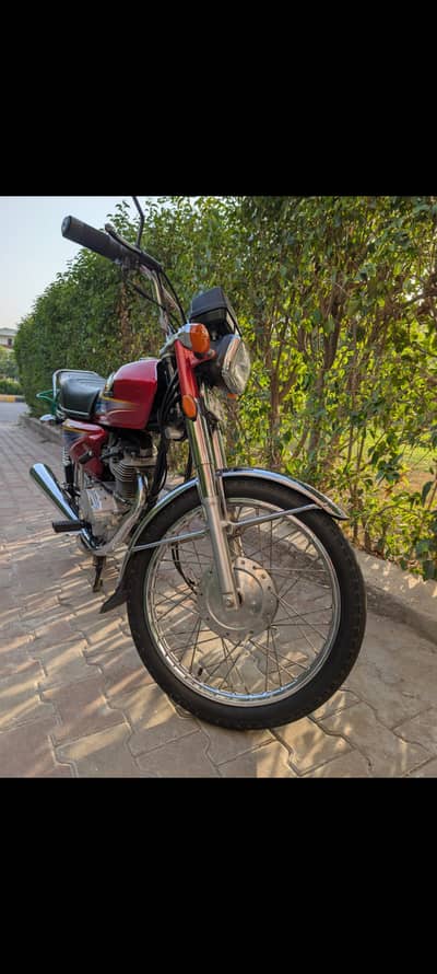Honda CG 125 2011, red colour in original condition