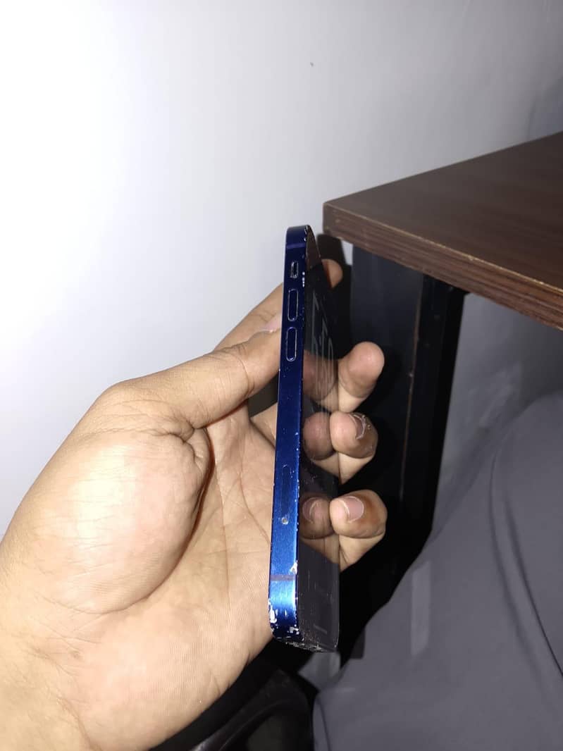 Apple iPhone 12 mini 3