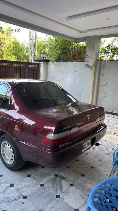 Toyota Corolla XE 2000
