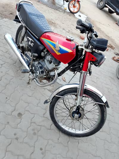 Sound Enjian New Tyre New Battery Model 2005 HONDA