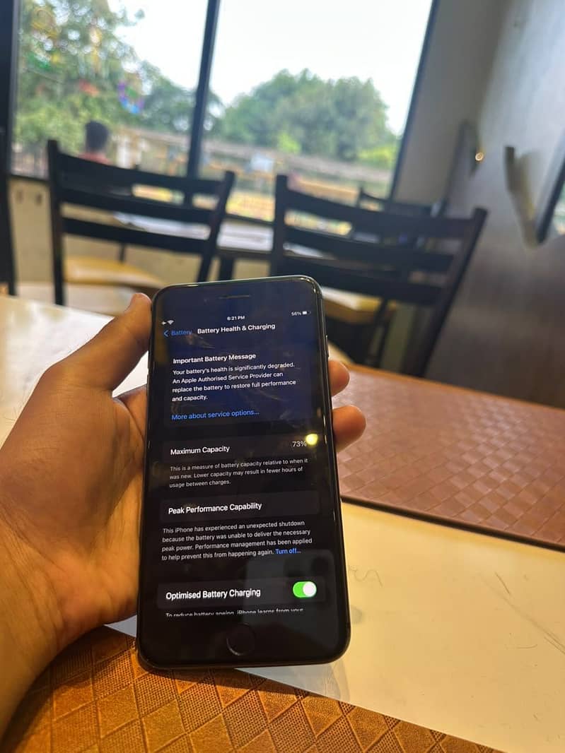 Apple iPhone 8 Plus 1