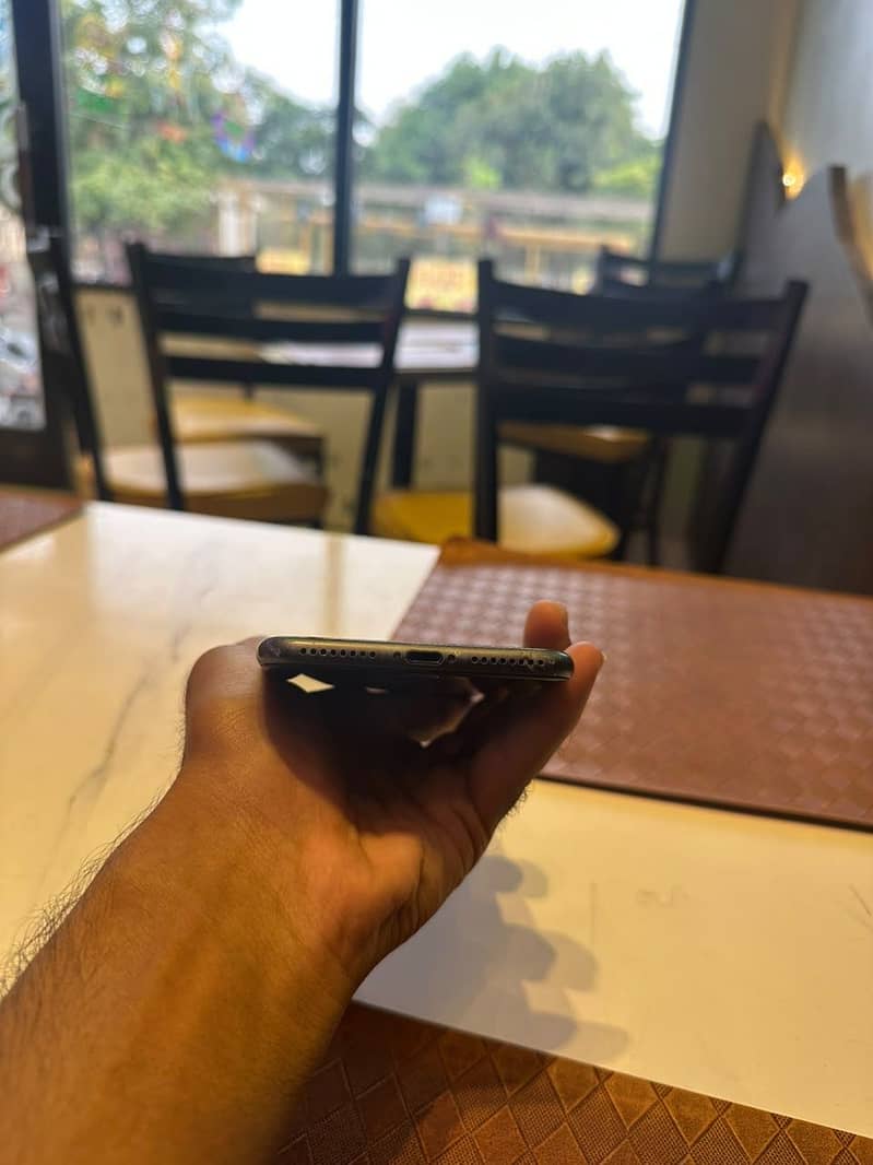 Apple iPhone 8 Plus 2