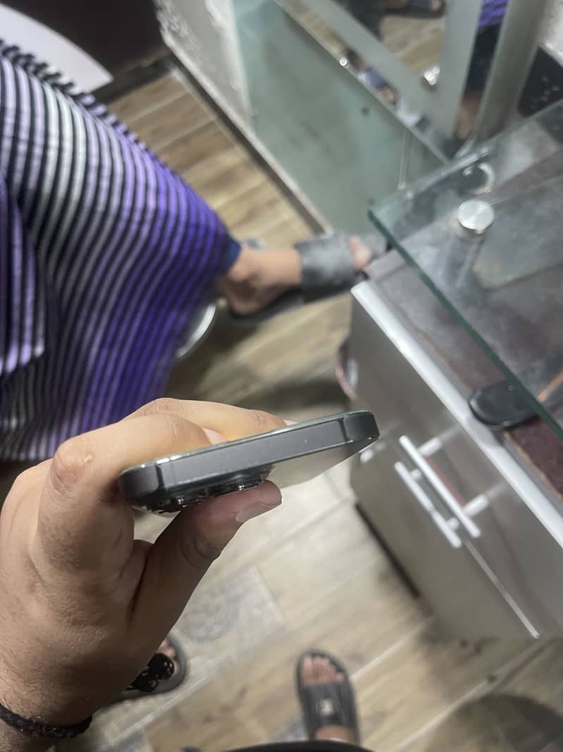Apple iPhone 13 Pro 3