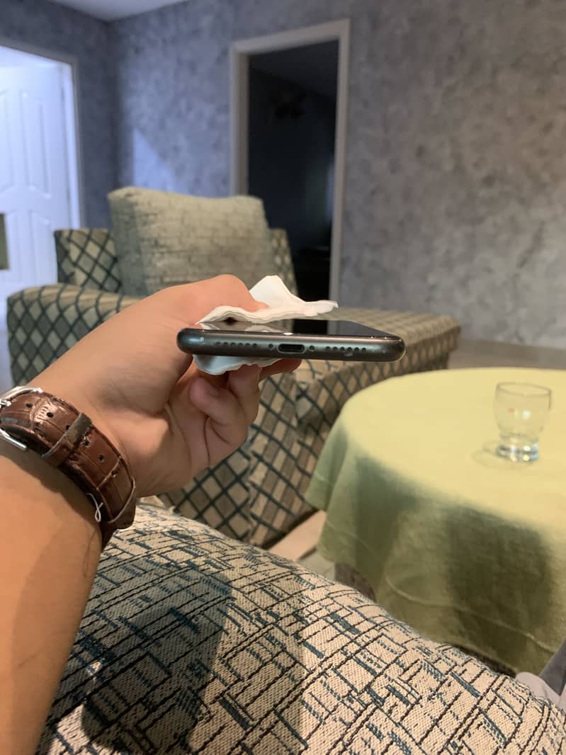 Apple iPhone 11 3