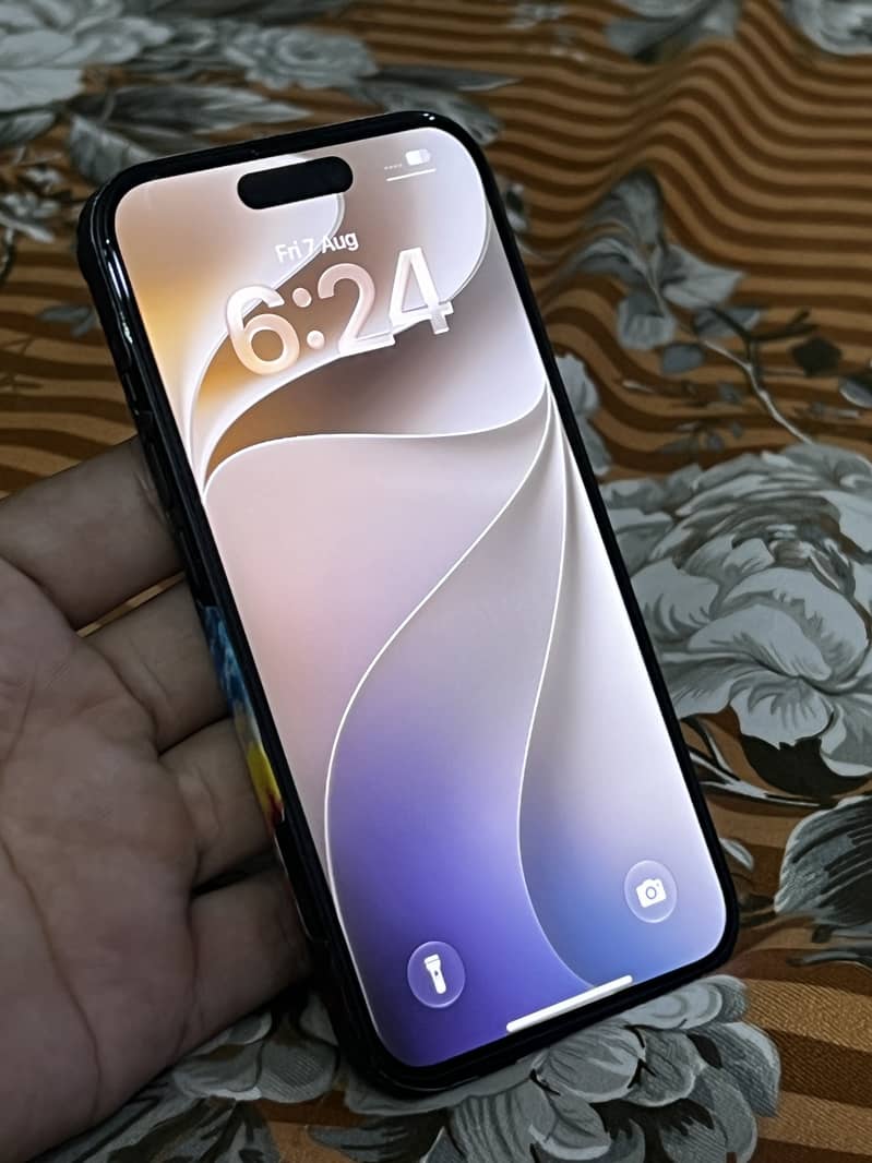 Apple iPhone 15 3