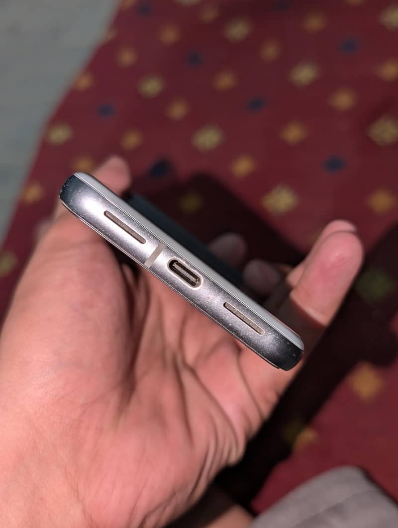Google Pixel 8 2