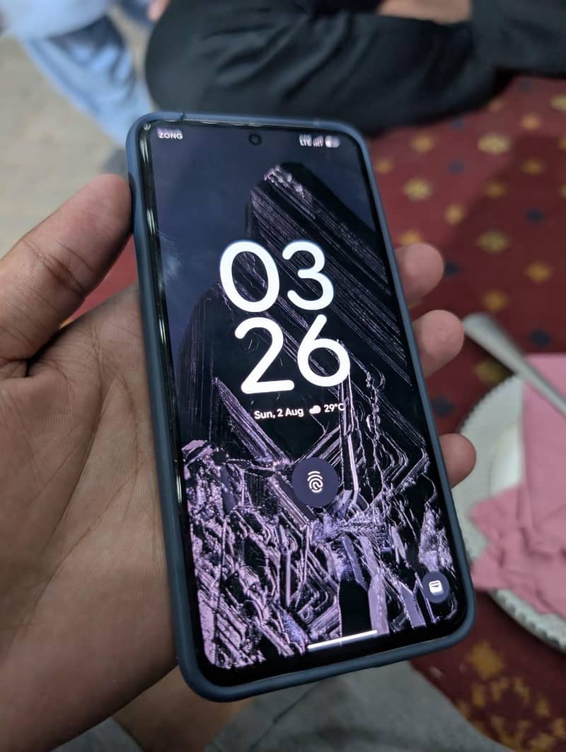 Google Pixel 8 4