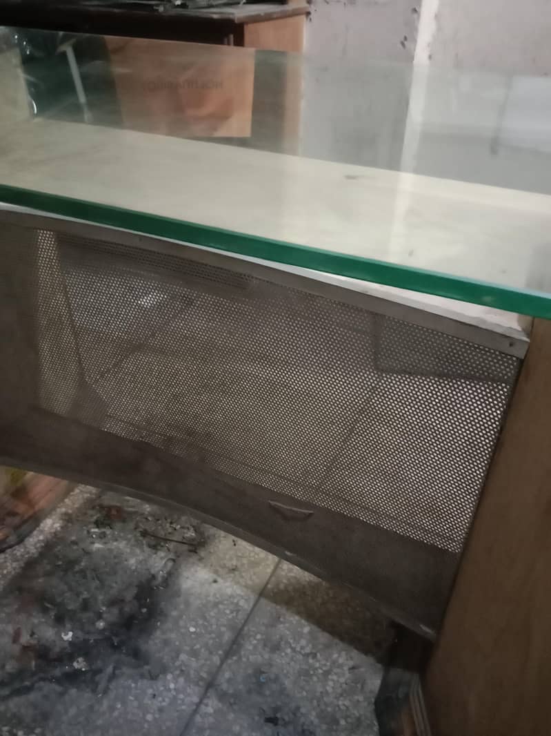 3 computer table  very good condition 3
