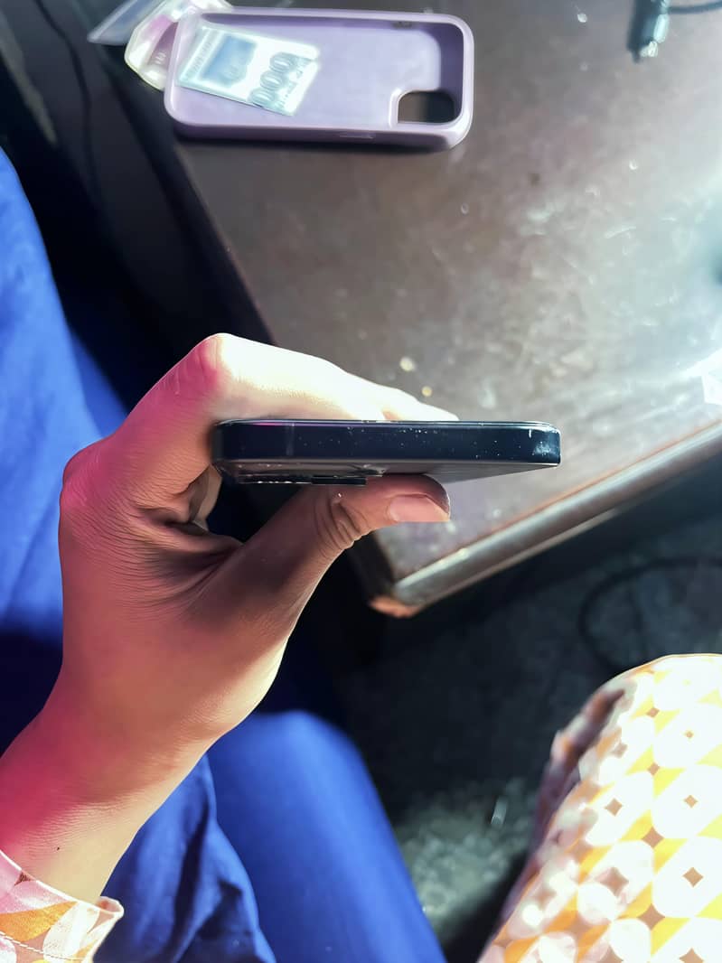 Apple iPhone 15 5