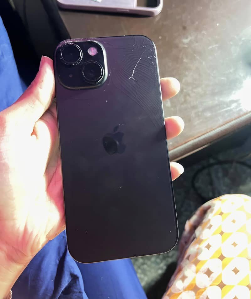 Apple iPhone 15 6