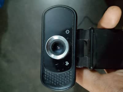 web cam coundition like new kuch hi din use kia h urgnrt need h sell k