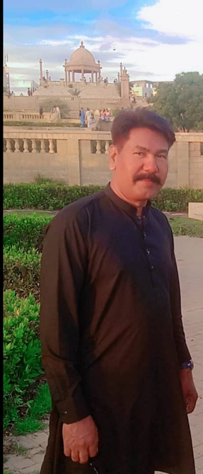 I need Driving job i live near Clifton Karachi