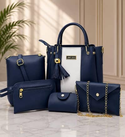Branded ladies hand bags.   urgent sale in Faisalabad