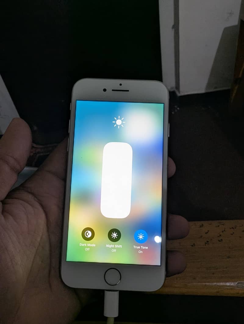 Apple iPhone 8 1