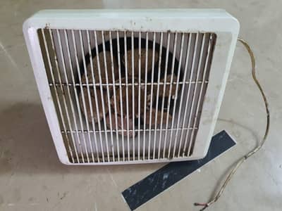 Exhaust Fan 8 inch (Fan Size) in excellent working condition
