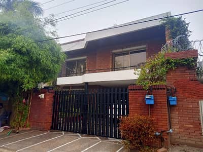 GULBERG ESTATE OFFER,1 KANAL OFFICE USE HOUSE FOR RENT MAIN GULBERG LAHORE