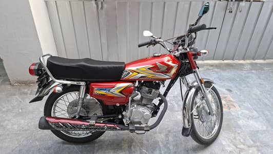 Honda CG 125 classic 2025 model colour red