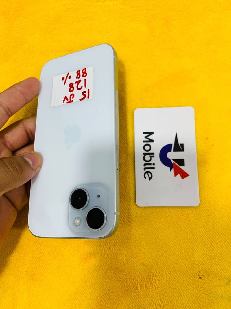 iPhone 15 3